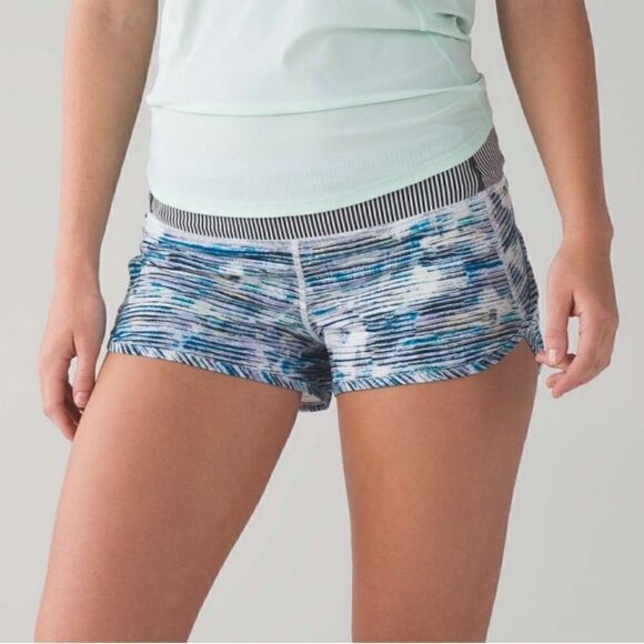 Lululemon Speed Shorts Women’s Size 6 Blurry Belle Blue Purple Black Striped Run - Picture 2 of 12
